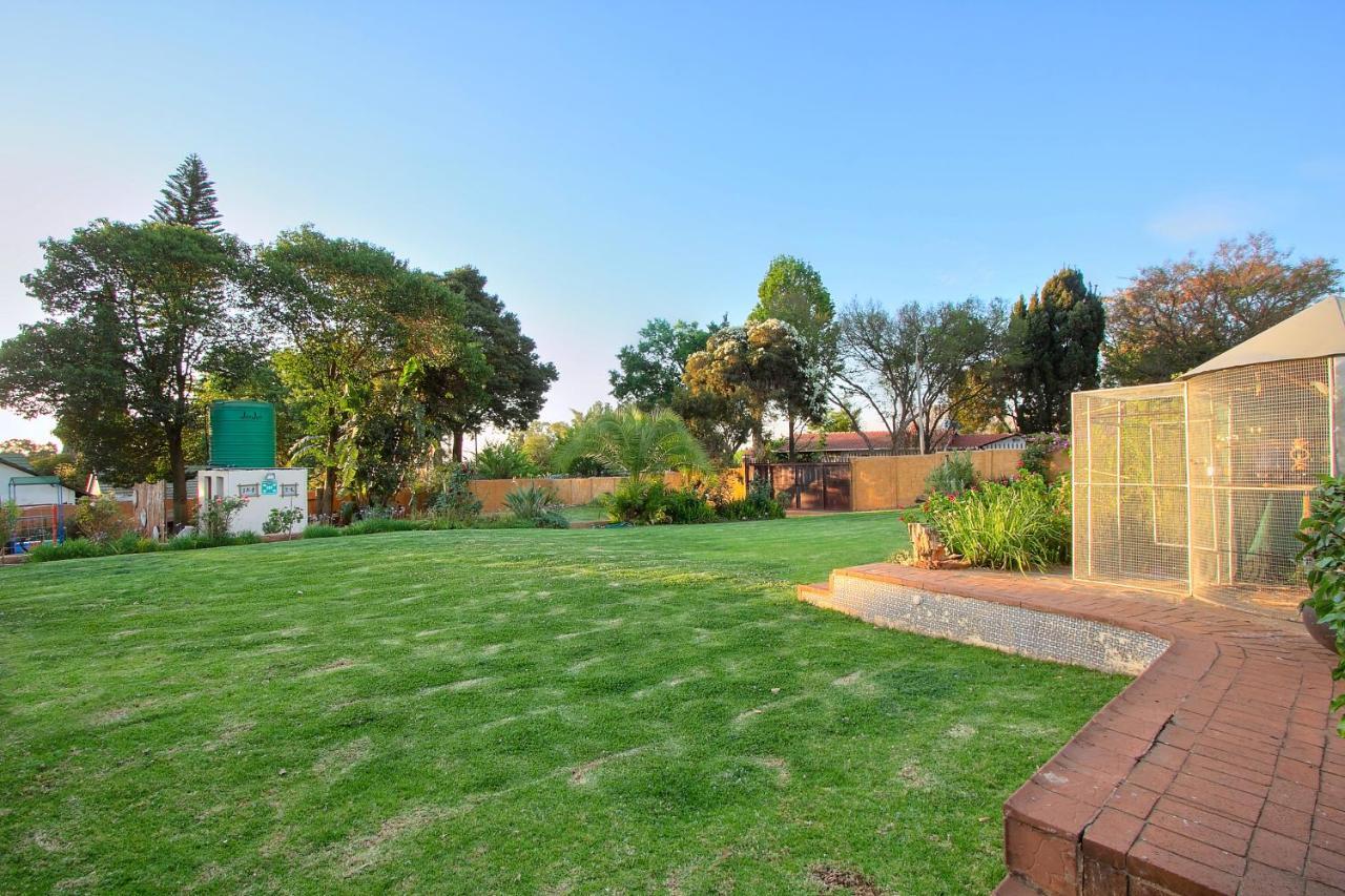 All Over Africa Guest House Kempton Park Exterior photo